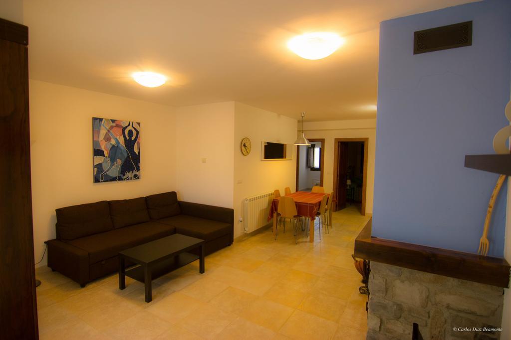 Apartamentos Turisticos Rio Gallego Fontellas  Екстериор снимка