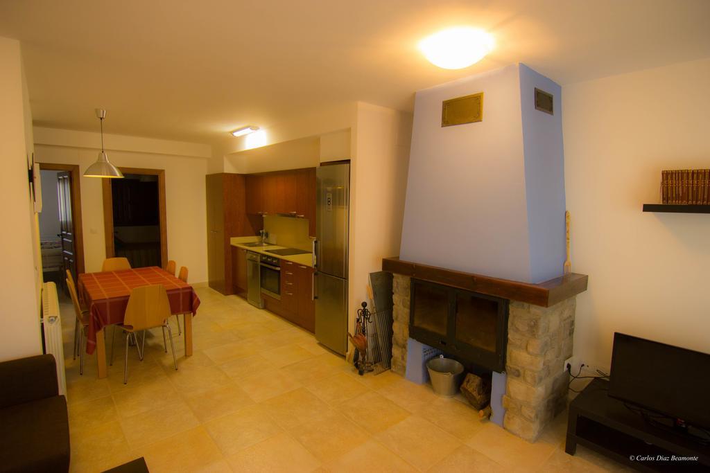 Apartamentos Turisticos Rio Gallego Fontellas  Екстериор снимка