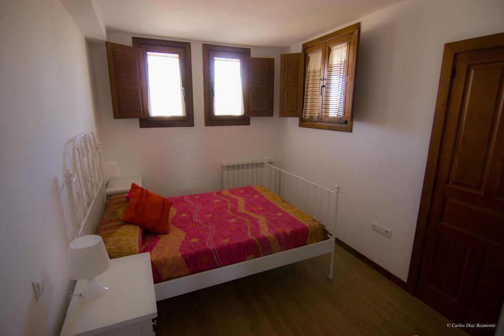 Apartamentos Turisticos Rio Gallego Fontellas  Екстериор снимка